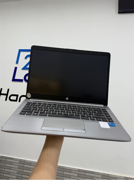 Laptop HP 240 G8 Note book - i5 - 1135G7 - Ram 8/256GB SSD - Pin 90% - Ngoại hình: 97% - trày mặt C, bể gốc mặt A, màn phản quang, hư 1 cổng USB - Bạc - Kèm sạc 1