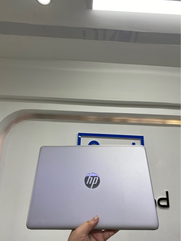 Laptop HP 240 G8 notebook pc - i3 - 1005g1 - 4/256gb SSD - Màu bạc - Pin 100% - Ngoại hình 97% - Màn ám hồng, phản quang - Kèm sạc
