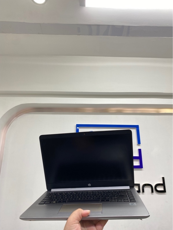Laptop HP 240 G8 notebook pc - i3 - 1005g1 - 4/256gb SSD - Màu bạc - Pin 100% - Ngoại hình 97% - Màn ám hồng, phản quang - Kèm sạc