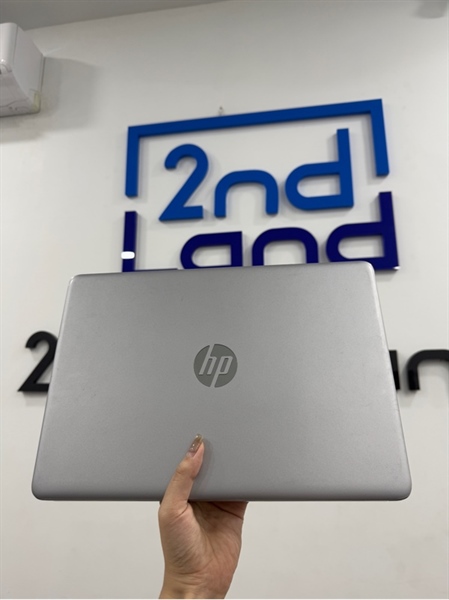 Laptop HP 240G8 notebook pc - i5 1125G7 - 4/512GB - Màu bạc - Pin 100% - Ngoại hình 97% - Màn ám hồng , nhiều đốm phản quang , tróc sơn - Kèm sạc