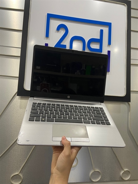 Laptop Hp 245 G8 - AMD Ryzen 3 5300U - Ram 4GB SSD 256GB - Pin 100% - Màu bạc - Ngoại hình: 97% - Màn phản quang nặng, bầm phím, màn ám - Body - Kèm sạc 1