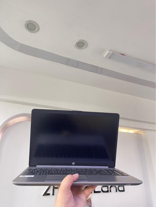 Laptop HP 250 G9 Notebook PC-15.6 inch - Intel Core i5-1235U - 16/512 SSD - Màu bạc - Pin 98% - Ngoại hình 97.5% - Kèm sạc