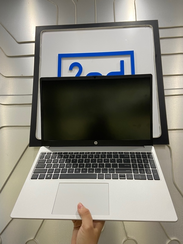 Laptop HP 255 15.6 inch G10 Notebook PC - Ryzen 5 7530U - Ram 16/512GB SSD - Pin 100% - Màu bạc - Ngoại hình: 99% - Kèm sạc