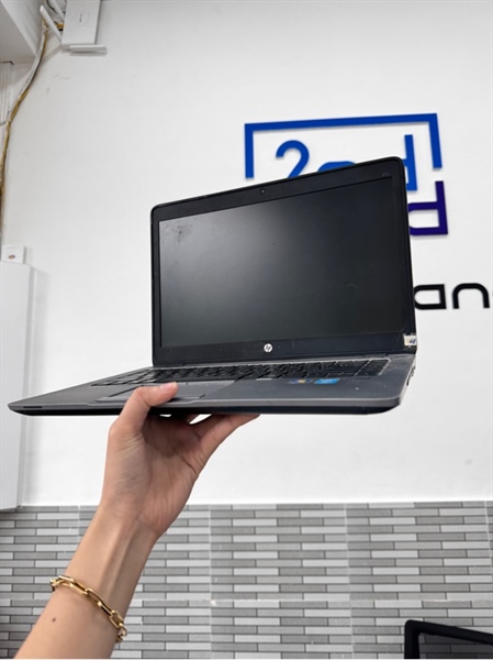 Laptop HP Elite book 840G2 - i5-5300U - 8/240SSD - Màu bạc - Pin 70% - Ngoại hình: 97% - Màn ám hồng, liệt 1 phím mũi tên - Body, kèm sạc 1