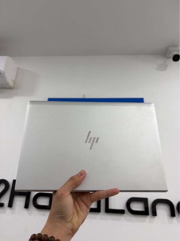 Laptop HP EliteBook 640 G10 - i7-1365U - 16/512gb ssd - 14 inch - Màu bạc - Pin 72% - Ngoại hình 98% - Xước nhẹ mặt A, ổ sức khoẻ 99%, màn ám hồng, mất vân tay - Kèm sạc