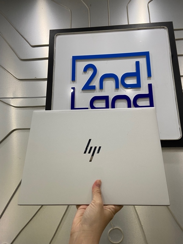 Laptop HP Elitebook 840 14inch G9 - Chip 12th Gen Intel(R) Core(TM) i5-1235U - Ram 16/512GB - Pin 74% - Màu bạc - Ngoại hình: 97% - Trầy, loa rè, màn ám hồng - Kèm sạc