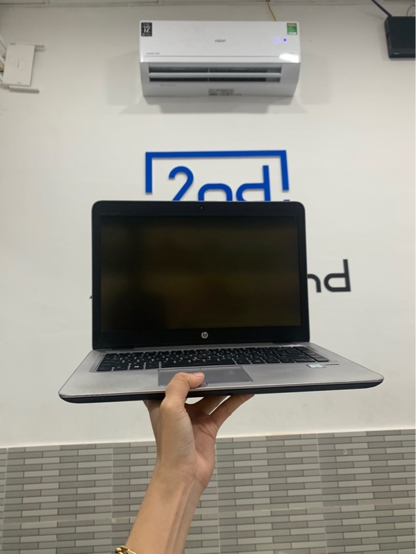 Laptop Hp elitebook 840 g3 - i5-6300u - Ram 8/256 ssd - Màu trắng - Pin chai - Ngoại hình: 97% - Màn ám hồng, mất nút chuột phụ - Kèm sạc