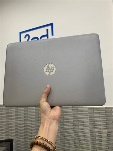 Laptop HP Elitebook 840 G3 - i5-6300U - Ram 8GB/256GB SSD - Màu bạc - Pin 80% - Ngoại hình: 97% - Trầy mặt c, viền ám hồng - Kèm sạc