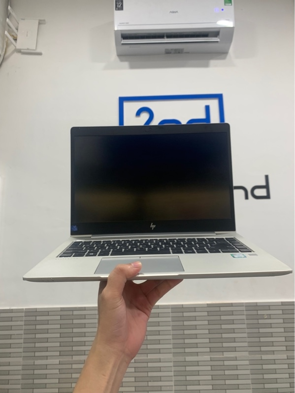 Laptop HP elitebook 840 G5 - i5-7300u - Ram 8/256 ssd - Màu bạc - Pin 60% - Ngoại hình: 97% - Màn tối viền - Kèm sạc