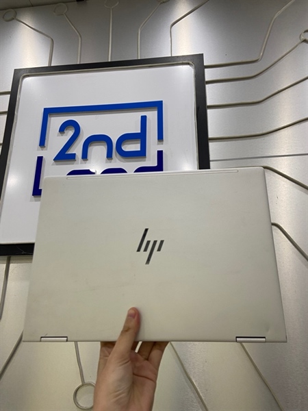 Laptop HP Elitebook X360 1020G2 - i5-7200U - Ram 8/256GB SSD - Pin 62% - Phím nhật - Màu bạc - Ngoại hình: 97% - Móp mặt A, cấn sườn, lỗi cổng HDMI - Kèm sạc