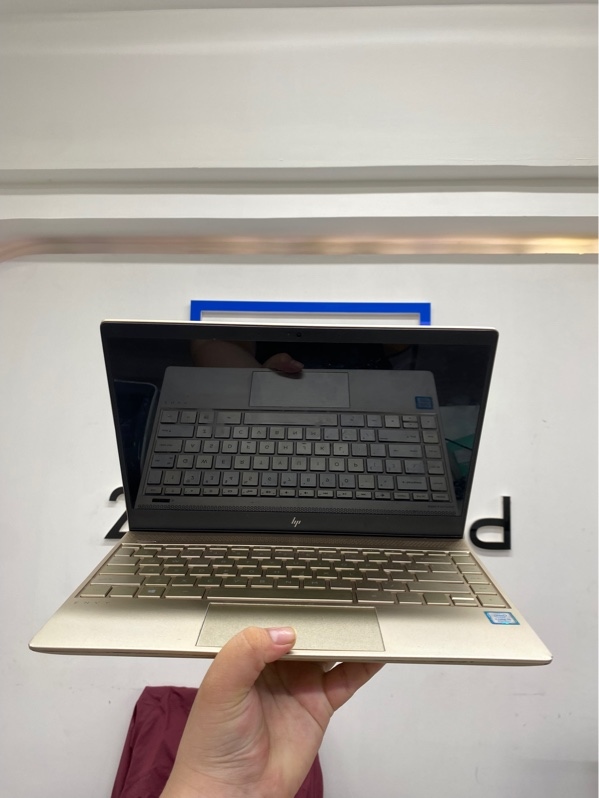 Laptop HP Envy 13-ad1xx - i5 8250U - 4/256gb - Màu be - Chết pin - Ngoại hình 96% - Trầy mặt D, cấn góc, màn ám hồng, màn in phím, pin phồng nhẹ - Kèm Sạc CG -SẢN PHẨM LỖI KHÔNG BẢO HÀNH