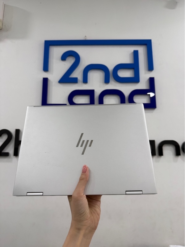Laptop HP Envy x360 2-in-1 laptop 13-bf0112TU - i5-1230U 16/512GB ssd - Màu bạc - Pin 80% - Ngoại hình 97% - Màn 2.8K có touch , màn có vết nứt nhỏ , cấn góc nhẹ , móp vỏ - Kèm sạc
