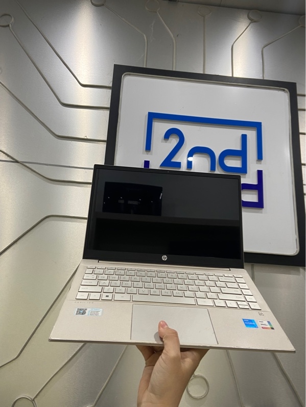 Laptop HP HP Pavilion 14 DV2XXX - I5 1235U - Ram 8/512GB - Pin 83% - Màu vàng - Ngoại hình: 98% - touchpad ám vết - Kèm sạc