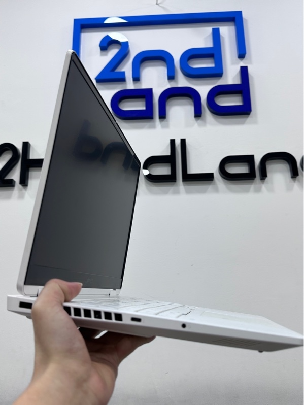 Laptop HP Omen 16 - 240Hz - Ryzen AI 5340 - RTX 4050 6GB - Ram 16/1TB SSD - Pin 95% - Màu trắng - Ngoại hình: 98% - Máy Demo - Lỗi 1 cổng usb - Kèm sạc