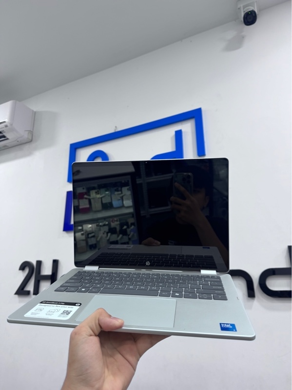 Laptop HP Omnibook 5Flip 14-fp0013dx - Intel Core(TM) 5 120U - 8/512Gb ssd - Màu bạc - Pin 100% - Ngoại hình 98% - màn cảm ứng , ổ sức khoẻ 100% - Kèm box , sạc
