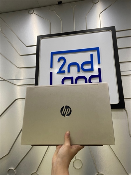 Laptop HP Pavilion 14-CE204ITU - i5-8265U - Ram 4/120GB SSD - 1TB HDD - Pin 80% - Màu bạc - Ngoại hình: 97% - Màn ám hồng trong, màn bầm in phím nặng, 2 chấm phản quang - máy báo lỗi fan khi bật máy - Kèm sạc