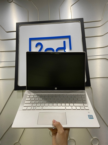 Laptop HP Pavilion 14-CE204ITU - i5-8265U - Ram 4/120GB SSD - 1TB HDD - Pin 80% - Màu bạc - Ngoại hình: 97% - Màn ám hồng trong, màn bầm in phím nặng, 2 chấm phản quang - máy báo lỗi fan khi bật máy - Kèm sạc 1