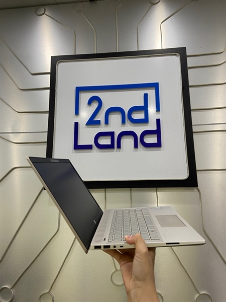 Laptop HP Pavilion 14-CE204ITU - i5-8265U - Ram 4/120GB SSD - 1TB HDD - Pin 80% - Màu bạc - Ngoại hình: 97% - Màn ám hồng trong, màn bầm in phím nặng, 2 chấm phản quang - máy báo lỗi fan khi bật máy - Kèm sạc 2