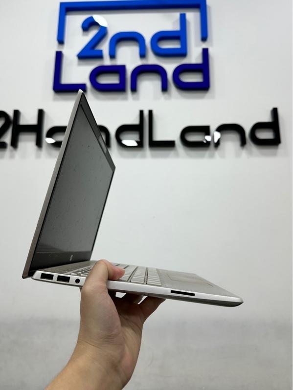 Laptop HP Pavilion 14 ce2xxx - Màn 14inch 60Hz - i3 8145u - Ram 8/128GB SSD(sức khỏe tốt) - Pin 99% - Màu bạc - Ngoại hình 96% - Màn ám 1 mảng phản quang mờ, bản lề yếu, hở - Kèm sạc 45W