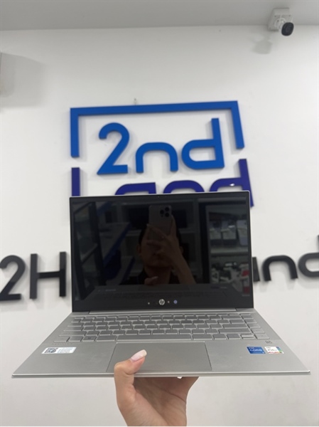 Laptop HP Pavilion 14 DV2XXX - i5 1235U - 8/512GB SSD - Màu bạc - Pin 85% - Ngoại hình 97% - Màn vàng nhẹ , cấn góc , trầy xước - Kèm sạc 2