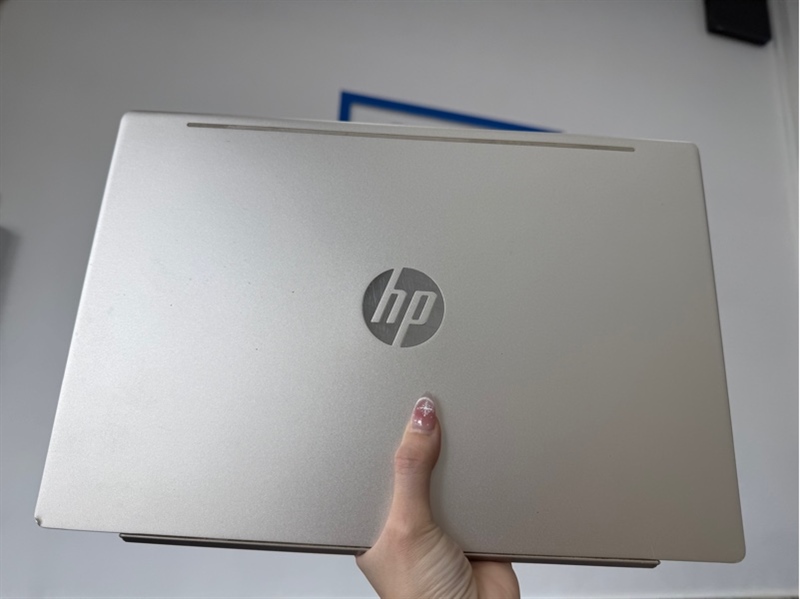 Laptop HP Pavilion 14 - Màu xám - Ngoại hình 97% - Trầy xước nhiều, lỏng bản lề, chuột chập chờn, màn hồng, hư cam - Pin chai nhẹ - Kèm sạc