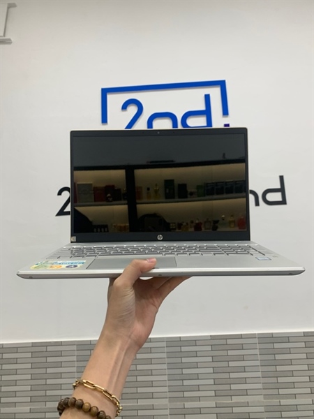 Laptop HP Pavilion 15-CS1XXX - i5-8265U - 4/240SSD - Màu bạc - Pin hư - Ngoại hình: 98% - 1 đốm phản quang - Body, kèm sạc 2