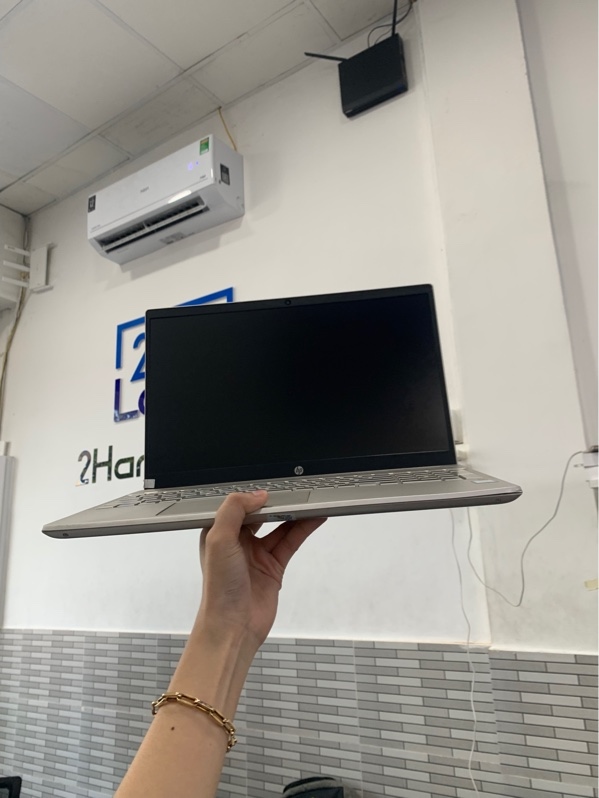 Laptop HP Pavilion 15-CS2XXX - Intel Core i5-8265U - RAM 4GB/SSD 128GB/HDD 1TB - Màu bạc - Pin chai - Ngoại hình: 97% - Cấn góc - Kèm sạc