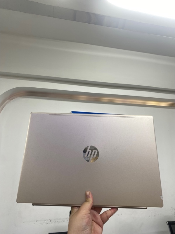 Laptop HP Pavilion 15-cs3060TX - I5-1035G1 - Ram 16/512gb SSD - NIVIDIA Geforce MX250 - Màu vàng hồng - Pin 100% - Ngoại hình 98% - Ám hồng vàng, đóm phản quang - Kèm sạc