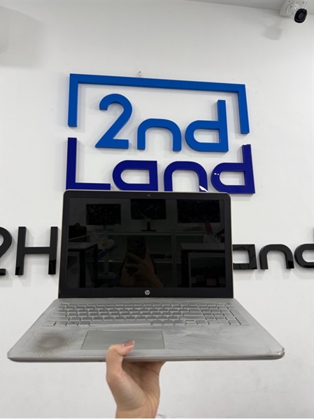 Laptop HP Pavilion 15-EC0XX - i5 7200U - Ram 12GB/128GB SSD - 512GB HDD - Card Geforce 940MX - Màu bạc - Pin thay 100% - Ngoại hình 96% - Bể góc trầy nặng , phản quang màn , ám hồng rõ , tối viền - Kèm sạc 2