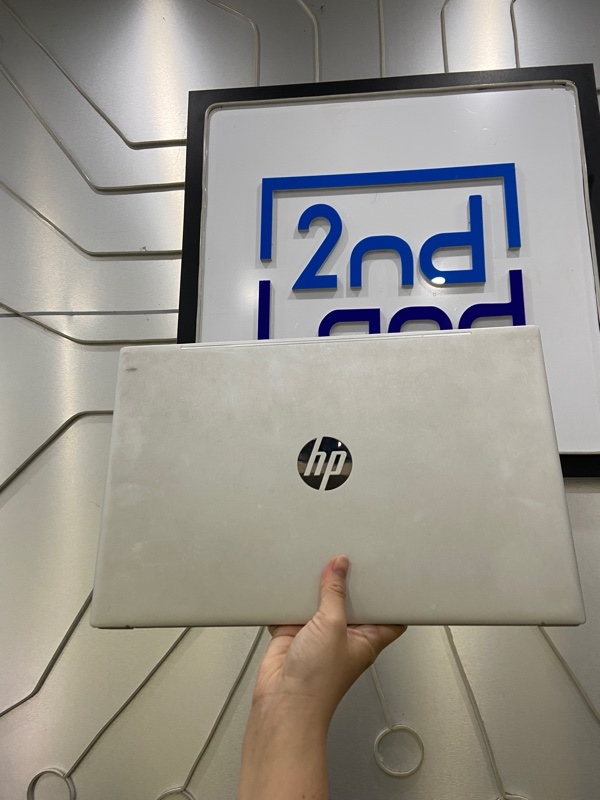 Laptop HP Pavilion 15-Eg0xxx - I3-1125G4 - Ram 4/256GB SSD - Pin 100% - Màu bạc - Ngoại hình: 97% - bung keycab phím O, màn bầm phím - Kèm sạc