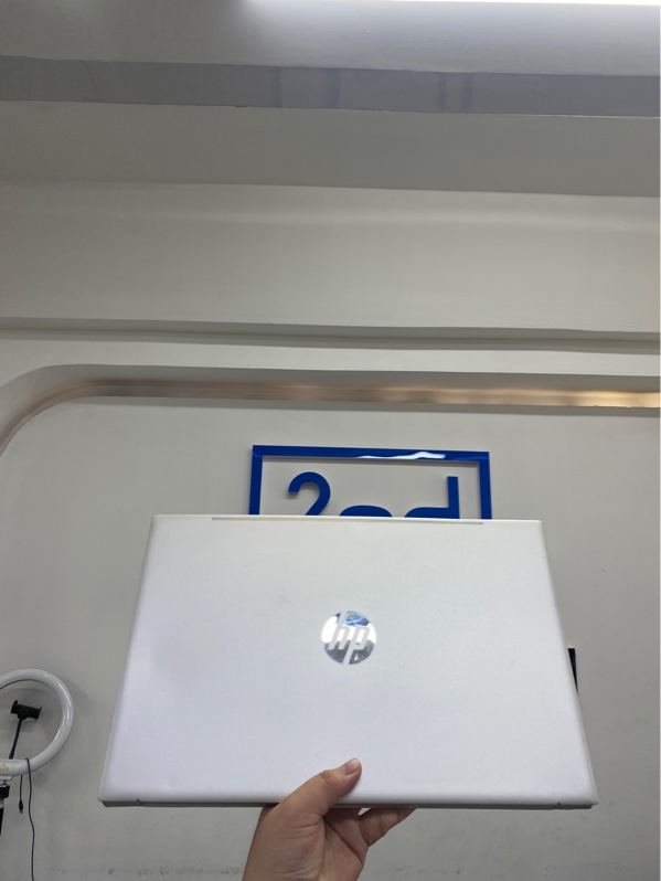 Laptop HP Pavilion 15 eg2xx - i5 1240p - 8/256 SSD - Màu bạc - Pin thay 100% - Ngoại hình 96% - màn phản quang, ám hồng, in phím, mất keycab phím W - Kèm sạc