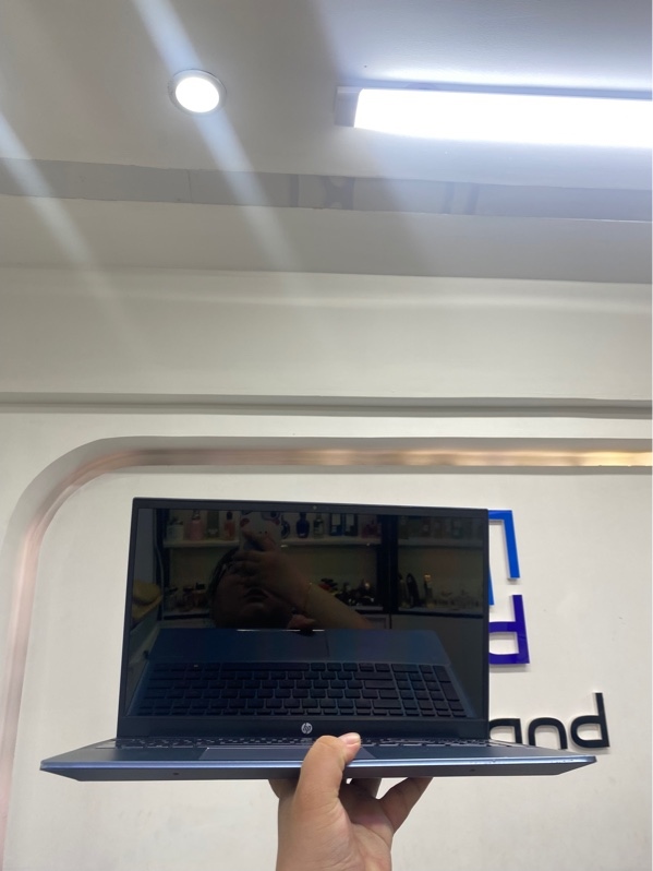 Laptop HP Pavilion 15-eg3045cl - I7-1355U - Geforce MX550 - Ram 32/512gb ssd - Màu xanh - Pin 86% - Ngoại hình 97% - Cấn 4 góc, màn ám vàng, phản quang 2 đốm - Kèm sạc linh kiện