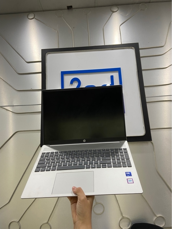 Laptop HP Pavilion 16-AF0052TU - Ultra 7 155U - Ram 16/1TB - Pin 93% - Màu bạc - Ngoại hình: 97% - Cấn góc - Kèm sạc