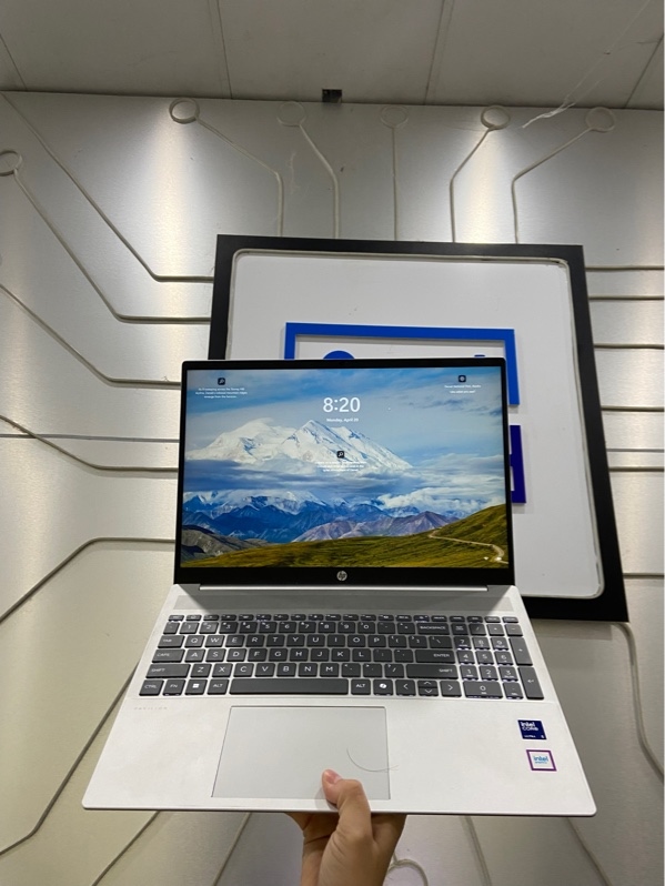 Laptop HP Pavilion 16-af0xxx - Core i5 Ultra 5 125U - Ram 16/512 GB SSD - Pin 88% - Màu bạc - Ngoại hình: 98% - Màn in phím - Kèm sạc
