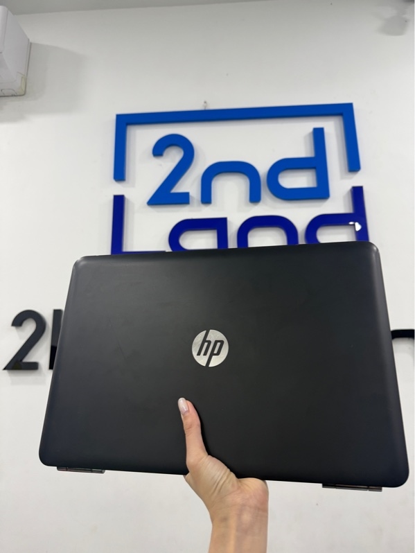Laptop HP Pavilion note book - i5-7200U - ram 6gb/HDD 1Tb - card GeForce GTX 950M - Bàn phím Pháp - Màu đen - Pin 100% - Ngoại hình 97% - viền trầy xước , màn ám hồng , tối viền dưới , mất cao su chống trượt - Kèm sạc