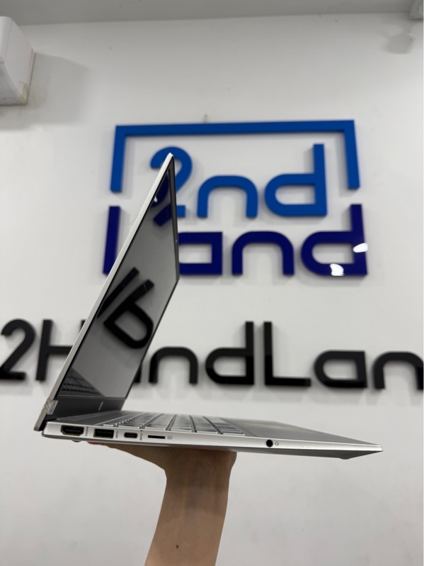 Laptop HP Pavillion 15 EG0539TU - i5 1135G7 - 8/512Gb - Màu bạc - Pin 100% - Ngoại hình 97% - Màn trầy , móp nhẹ 2 góc - Kèm sạc