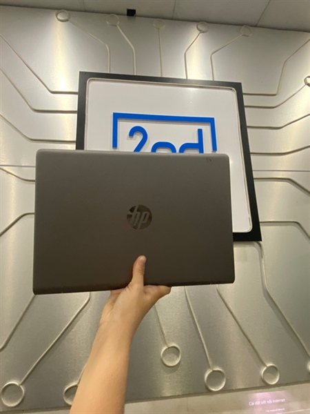 Laptop HP Pavilon 14-BF0XX - i5-7200U - Ram 8/128GB 1TB HDD HD Graphics 620 - Pin 60% - Màu bạc - Ngoại hình: 97% - Viền ám vàng, nhiều chấm phản quang, loa nhỏ - Body - Kèm sạc