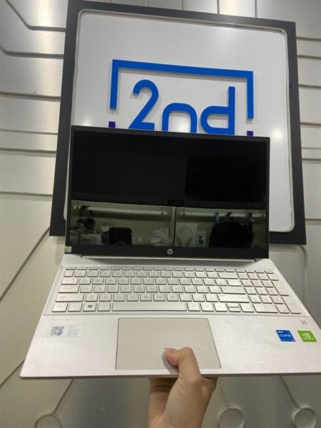 Laptop HP Pavilon 15-EG0XXX - i5-1135G7- Ram 8/512GB - Pin 100% - Màu bạc - Ngoại hình: 97% - Trầy cấn, màn mốc, ám hồng - Kèm sạc 1