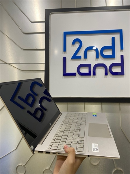 Laptop HP Pavilon 15-EG0XXX - i5-1135G7- Ram 8/512GB - Pin 100% - Màu bạc - Ngoại hình: 97% - Trầy cấn, màn mốc, ám hồng - Kèm sạc 2