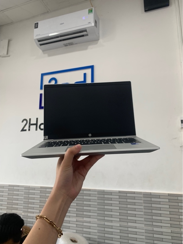 Laptop HP ProBook 430 G8 - Intel Core i7-1165G7 - RAM 20GB/SSD 128GB - Màu bạc - Pin 55% - Ngoại hình: 98% - Kèm sạc