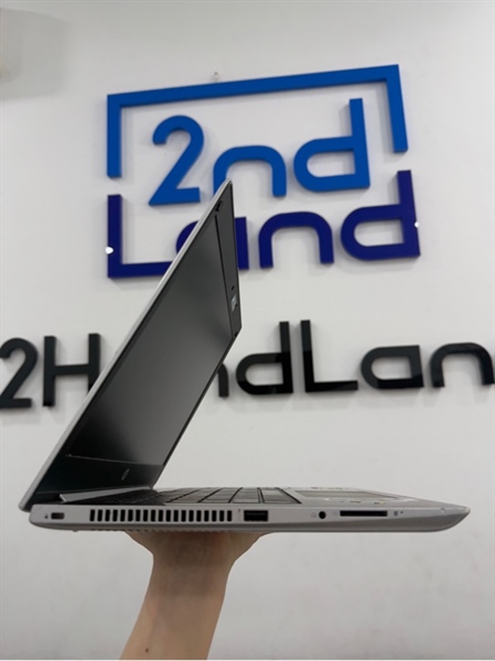 Laptop HP Probook 440 G5 - i5 8250U - 8/500GB HDD/128GB SSD - Màu bạc - Pin 56% chu kỳ sạc 553 - Ngoại hình 97% - Màn phản quang , ám vàng , phím T bung , máy hở , máy trầy , vở nứt nhẹ , mất 4 đế cao su , có dán sticker - Kèm sạc 1