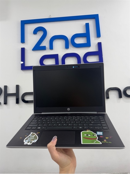Laptop HP Probook 440 G5 - i5 8250U - 8/500GB HDD/128GB SSD - Màu bạc - Pin 56% chu kỳ sạc 553 - Ngoại hình 97% - Màn phản quang , ám vàng , phím T bung , máy hở , máy trầy , vở nứt nhẹ , mất 4 đế cao su , có dán sticker - Kèm sạc 2