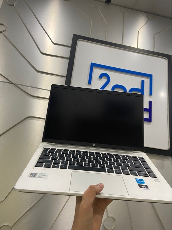 Laptop HP probook 440 G9 14 inch - i3-1215U - Ram 8/256GB SSD - Pin 73% - Màu bạc - Ngoại hình: 97% - Trầy xước, màn ám hồng, cong nhẹ - Kèm sạc