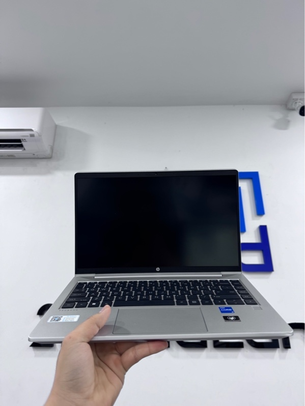 Laptop HP probook 440 g9 - i5-1235U - ram 16/256ssd - Màu bạc - Ngoại hình 98% - Kèm sạc, túi