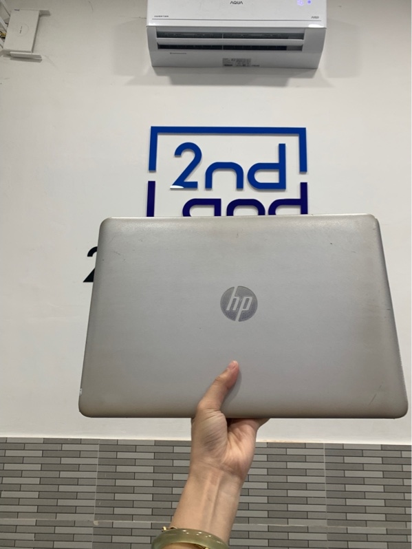 Laptop HP Probook 440G4 - i5-7200U - Ram 4/250GB M2 128 SSD - Pin 65 - Màu bạc - Ngoại hình 97% - Màn tối , phản quang nhiều, loa rè - Kèm sạc