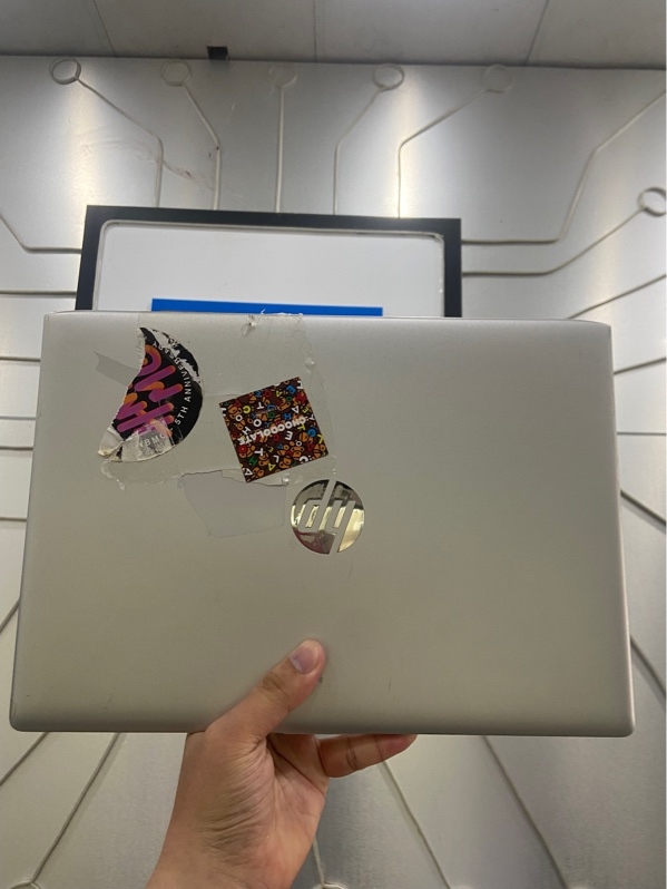 Laptop HP ProBook 440G5 - i5-8250U - Ram 8/120GB SSD - 500GB HDD - Pin 100% thay new - Màu bạc - Ngoại hình: 96% - Trầy xước cấn nhiều, màn ám hồng, phản quang nặng, in phím nặng, đã thay phím, tróc sơn mặt A nặng - Kèm sạc
