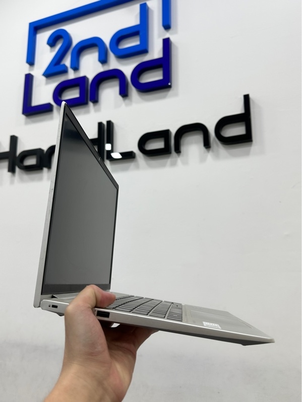 Laptop HP ProBook 450 15.6 inch G9 Notebook - i5 1240P - Ram 32/ 512GB SSD (88%) - Pin 67% - Màu bạc - Ngoại hình 96% - Màn ám , móp góc nặng - Kèm sạc