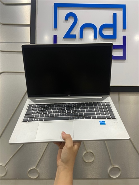 Laptop HP Probook 450 G8 - i3-1115G4 - Ram 4/256GB SSD - UHD Graphics - Pin 84% - Màu bạc - Ngoại hình: 97% - Màn ám vàng - Kèm sạc 1