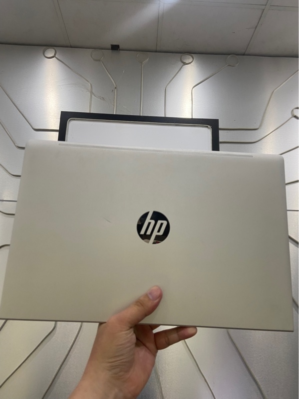 Laptop HP ProBook 450 G8 Notebook - i3-1115G4 - Ram 4/256GB SSD - Sức khỏe ổ 97 - Pin 73% - Màu bạc - Ngoại hình: 97% - Màn ám vàng - Kèm sạc