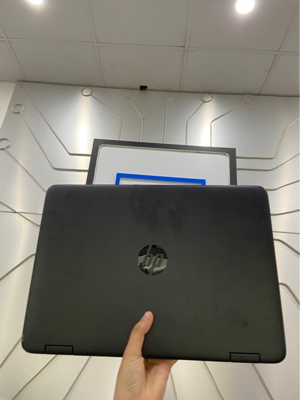 Laptop HP ProBook 640 G2 - i5-6300U - Ram 8/120GB - Pin 100% - Màu đen - Ngoại hình: 97% - Màn phản quang, ám hồng, tối viền - Kèm sạc
